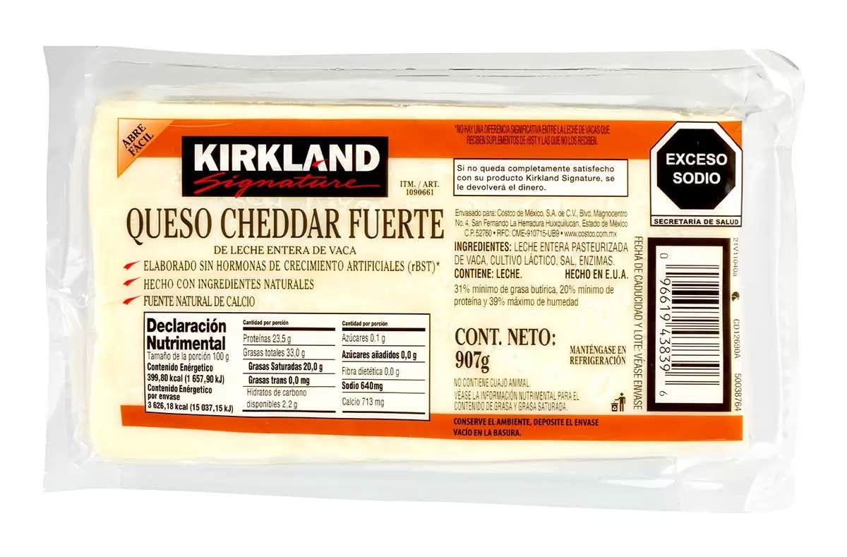 Kirkland Signature Sharp Cheddar Cheese (907 g)